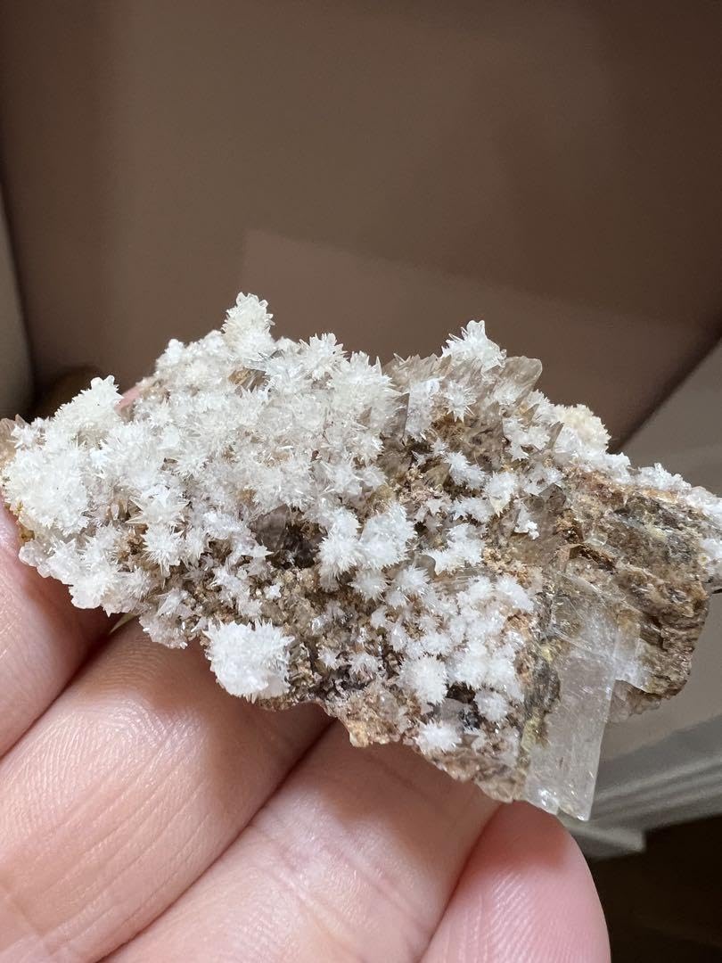 ホワイトアラゴナイト　209g 霰石 　あられいし　水晶　自然石　鉱物標本② ホワイトアラゴナイト 209g 霰石 あられいし 水晶 自然石 鉱物